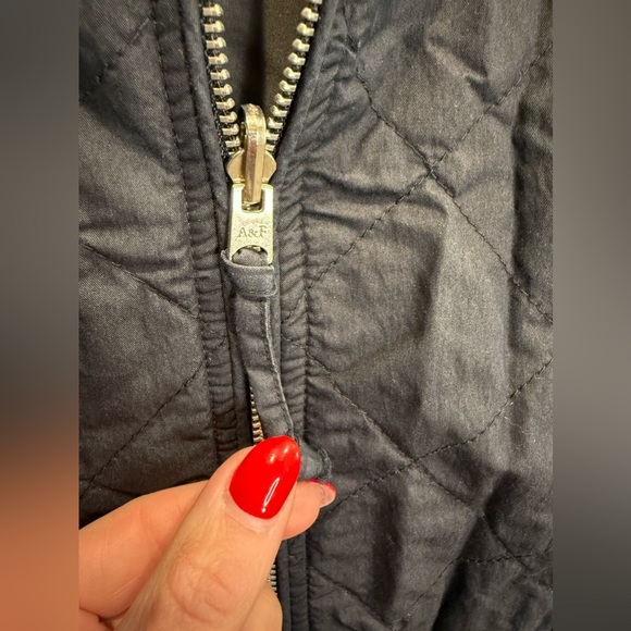 Abercrombie & Fitch Women’s Navy Blue Quilted Reversible Jacket Size L - Picture 4 of 6